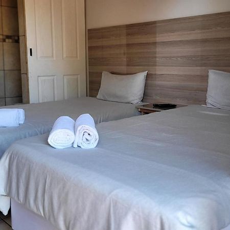 Pab-Love Guest House Куруман Екстериор снимка
