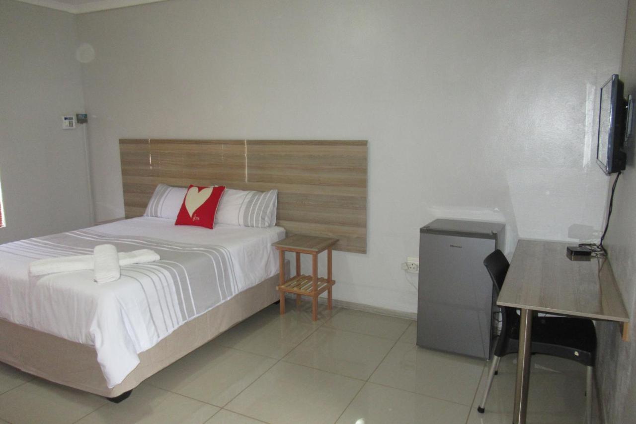 Pab-Love Guest House Куруман Екстериор снимка