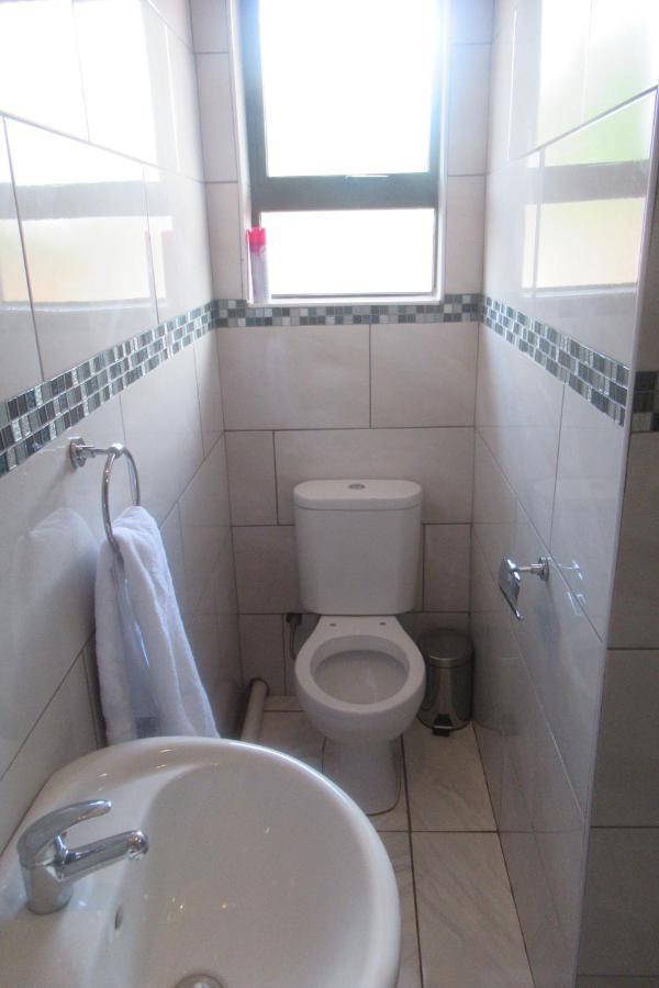 Pab-Love Guest House Куруман Екстериор снимка