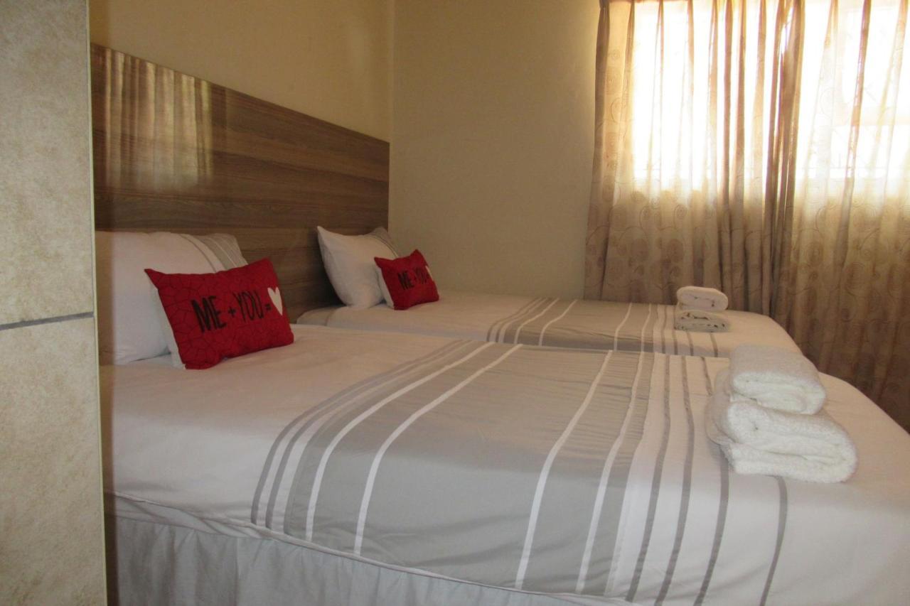 Pab-Love Guest House Куруман Екстериор снимка