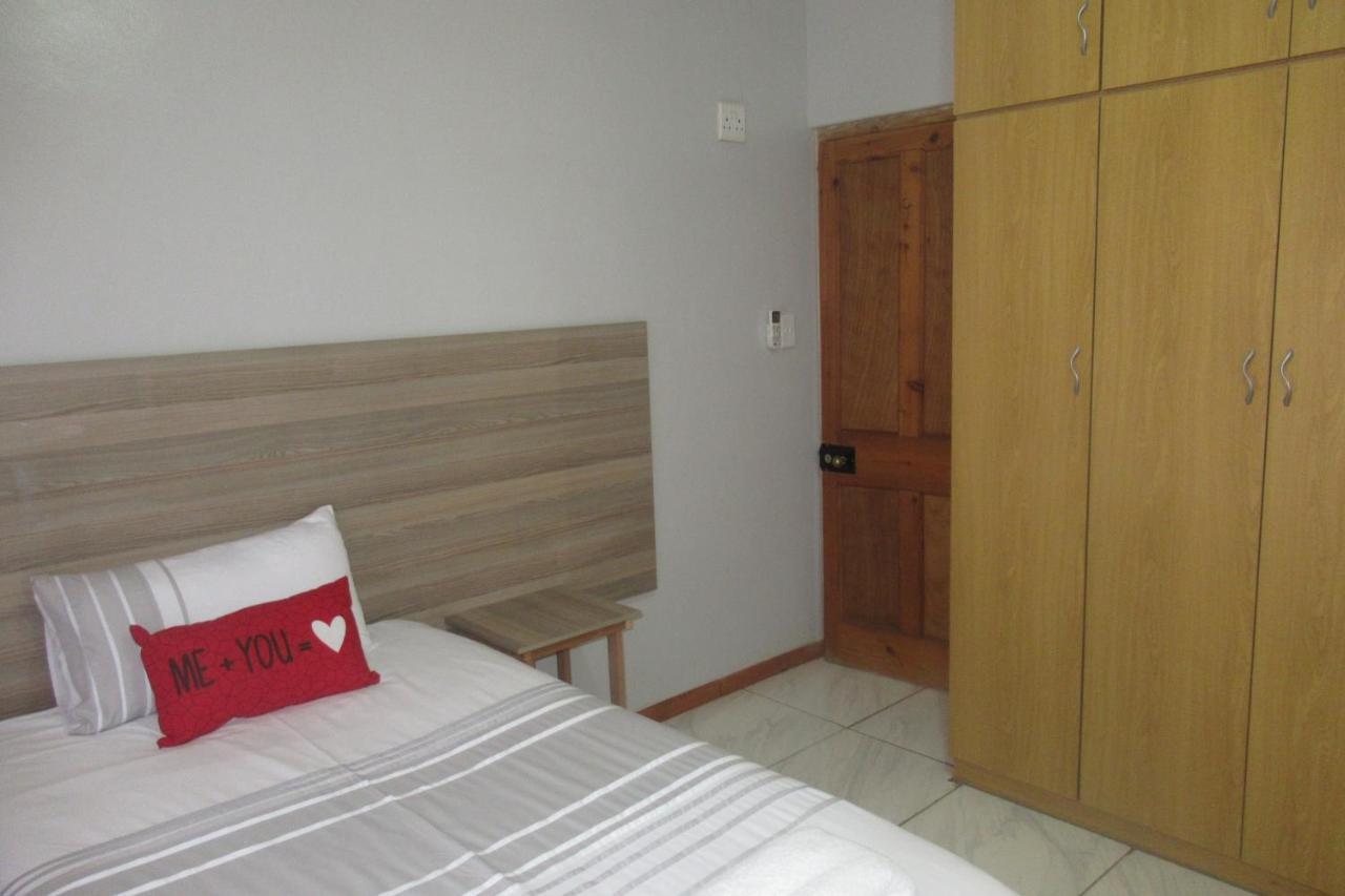 Pab-Love Guest House Куруман Екстериор снимка